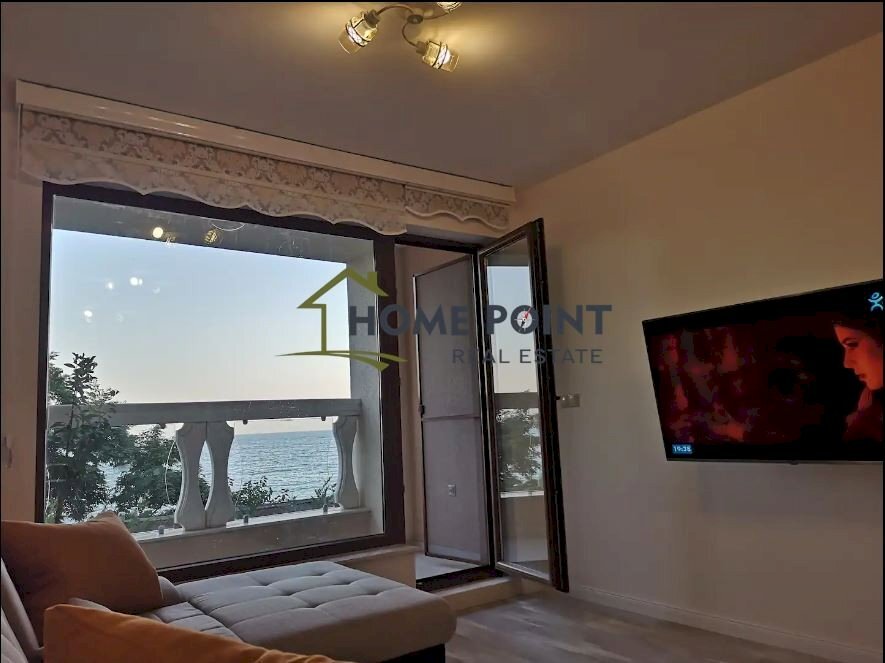 Three-room apartment Varna - photo 1