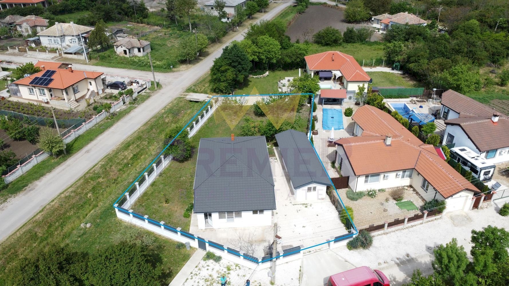 Independent house Balchik - photo 1