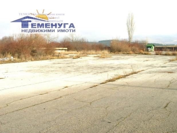 Terreno edificabile Pernik (zona Куциян) - foto 1