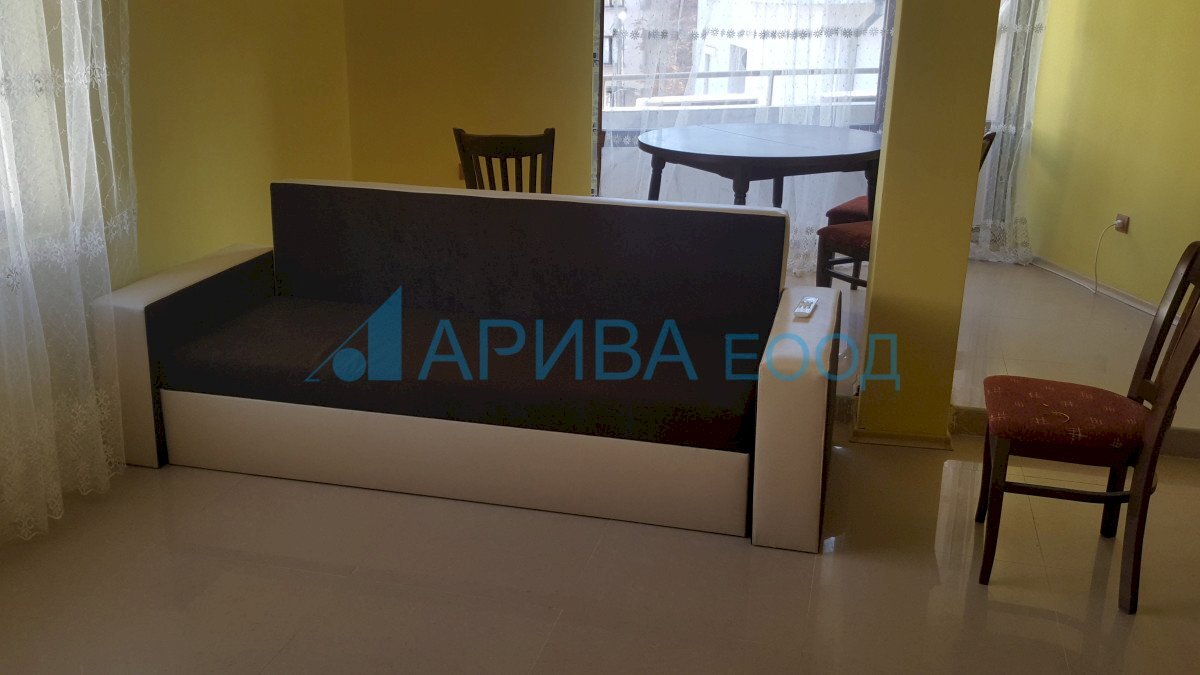 Three-room apartment Haskovo (neighborhood Любен Каравелов) - photo 1