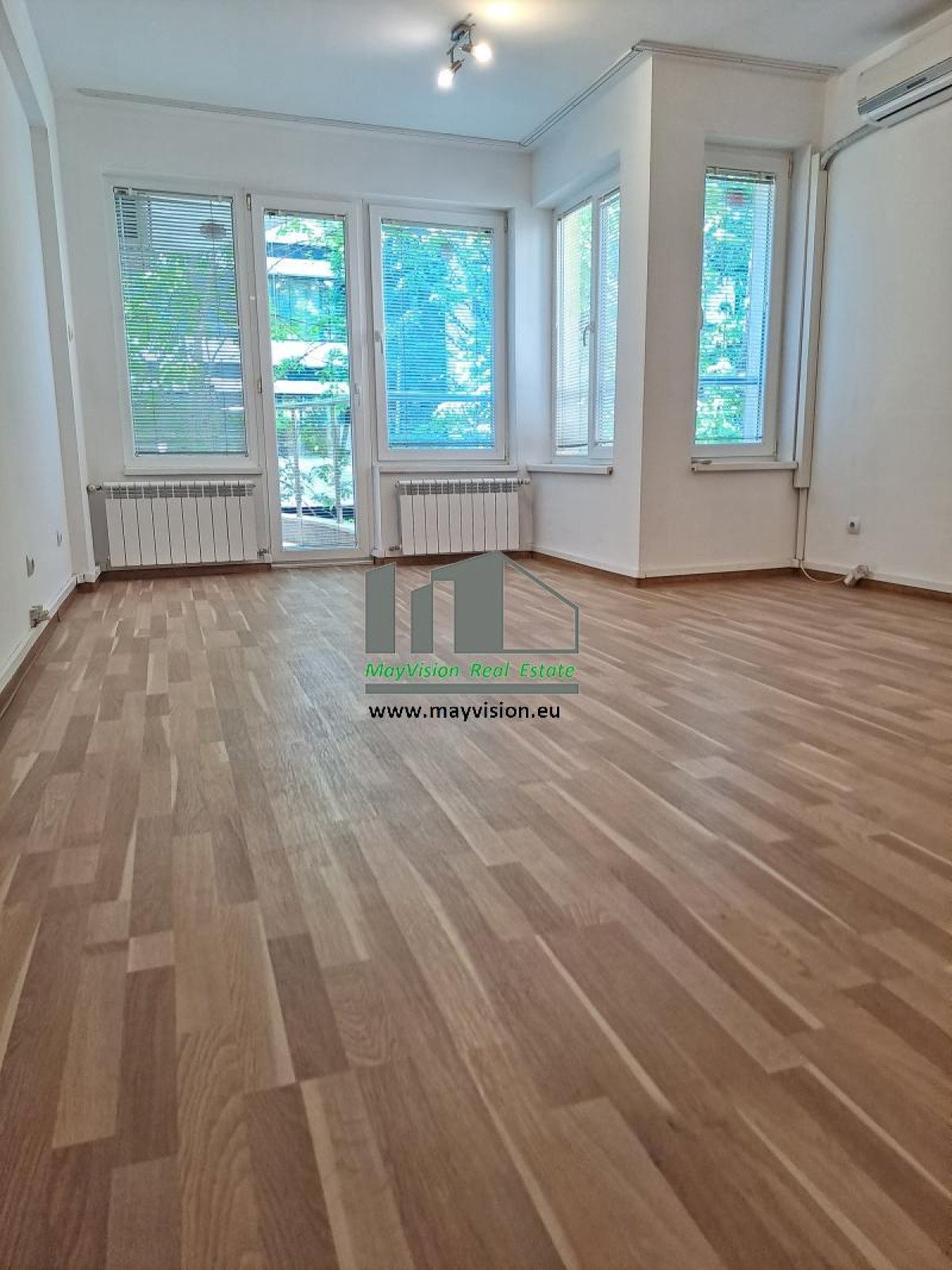 Trilocale Sofia (zona Сухата река) - foto 1