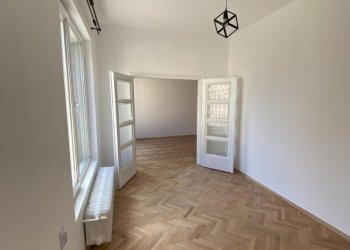 Three-room apartment Център, Sofia - photo 1