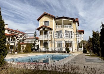 Villa Burgas - foto 1