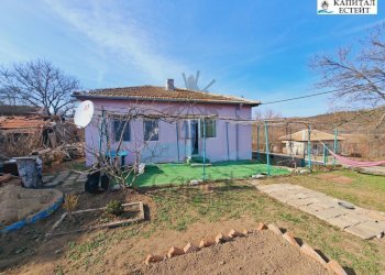 Independent house с. Завет, Sungurlare - photo 1