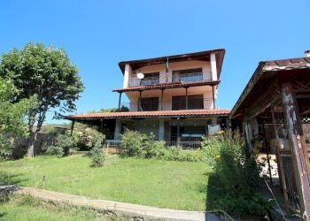 Villa Burgas - foto 1