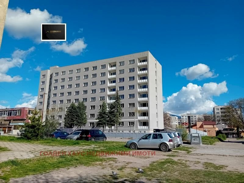 Apartment Pernik (neighborhood Изток) - photo 1