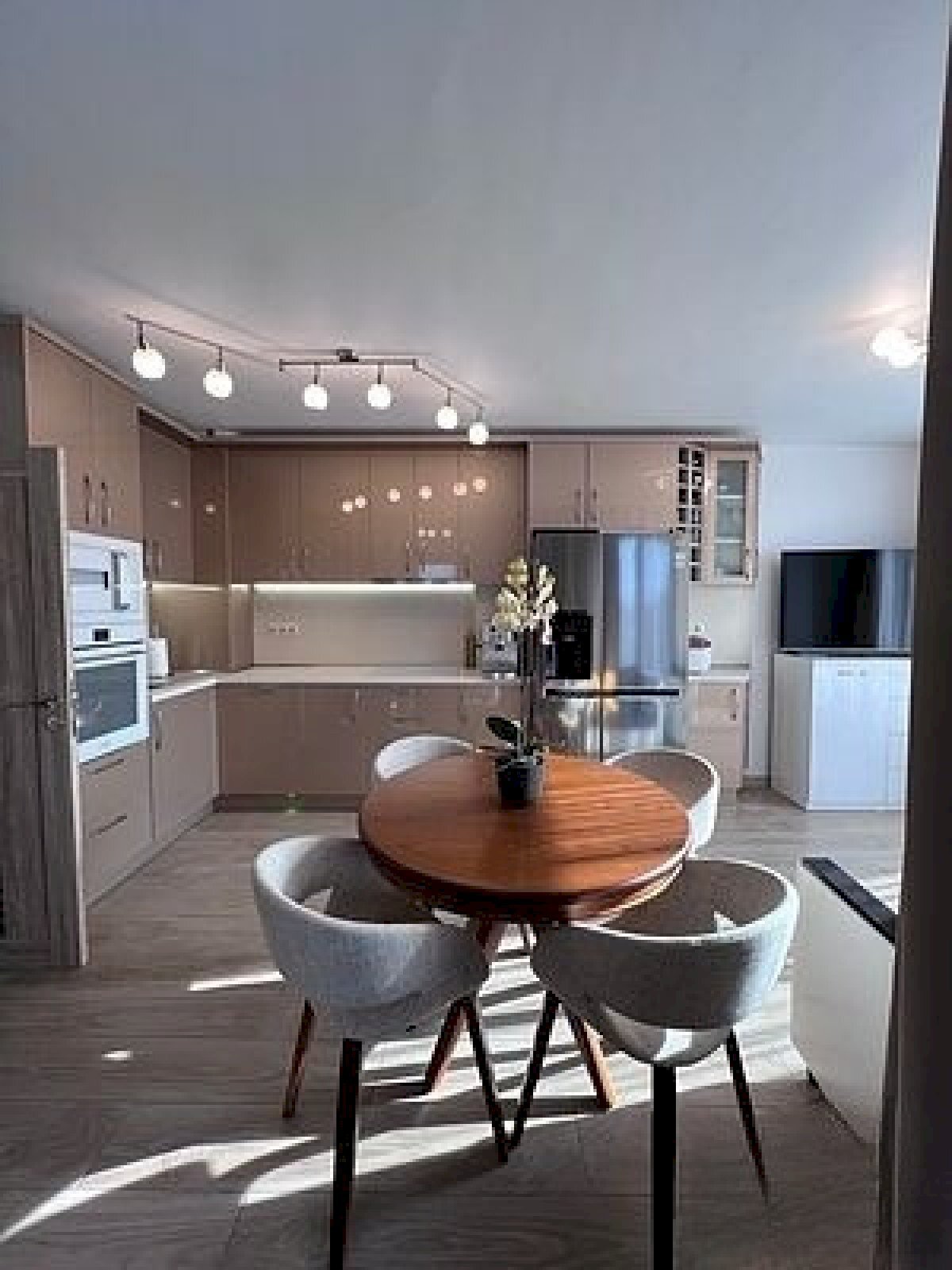 Three-room apartment Burgas (neighborhood Възраждане) - photo 1