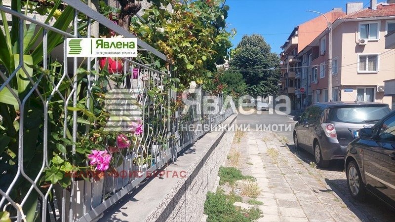 Independent house Pomorie - photo 1