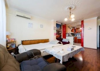 Three-room apartment Varna - photo 1