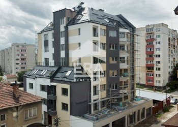 Магазин София (квартал Надежда 1) - фото 1
