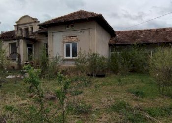 Самостоятелна къща гр. Смядово, Смядово - фото 1