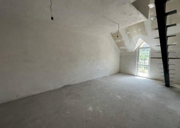 Four-room apartment Shumen (neighborhood Томбул джамия) - photo 1