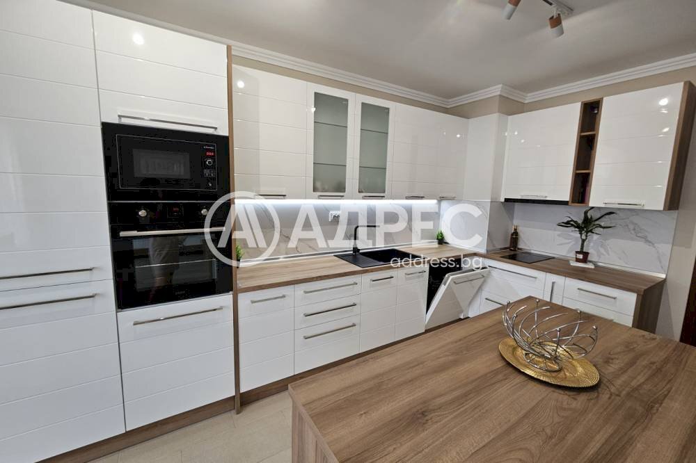 Four-room apartment Varna city, Varna - photo 1