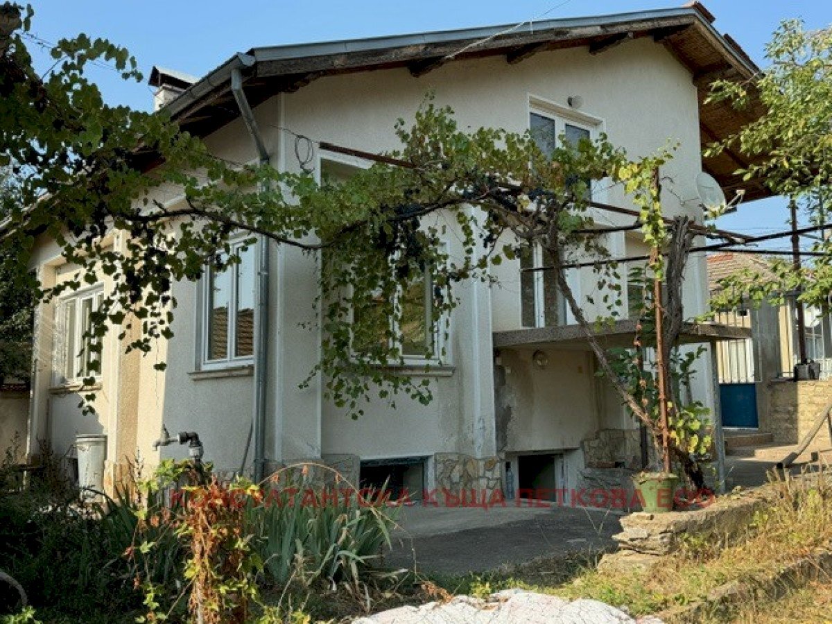 Independent house гр. Угърчин, Ugarchin - photo 1