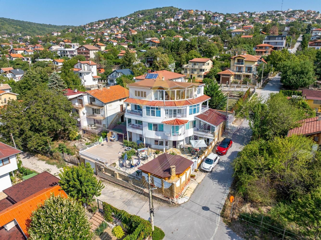 Independent house Balchik - photo 1