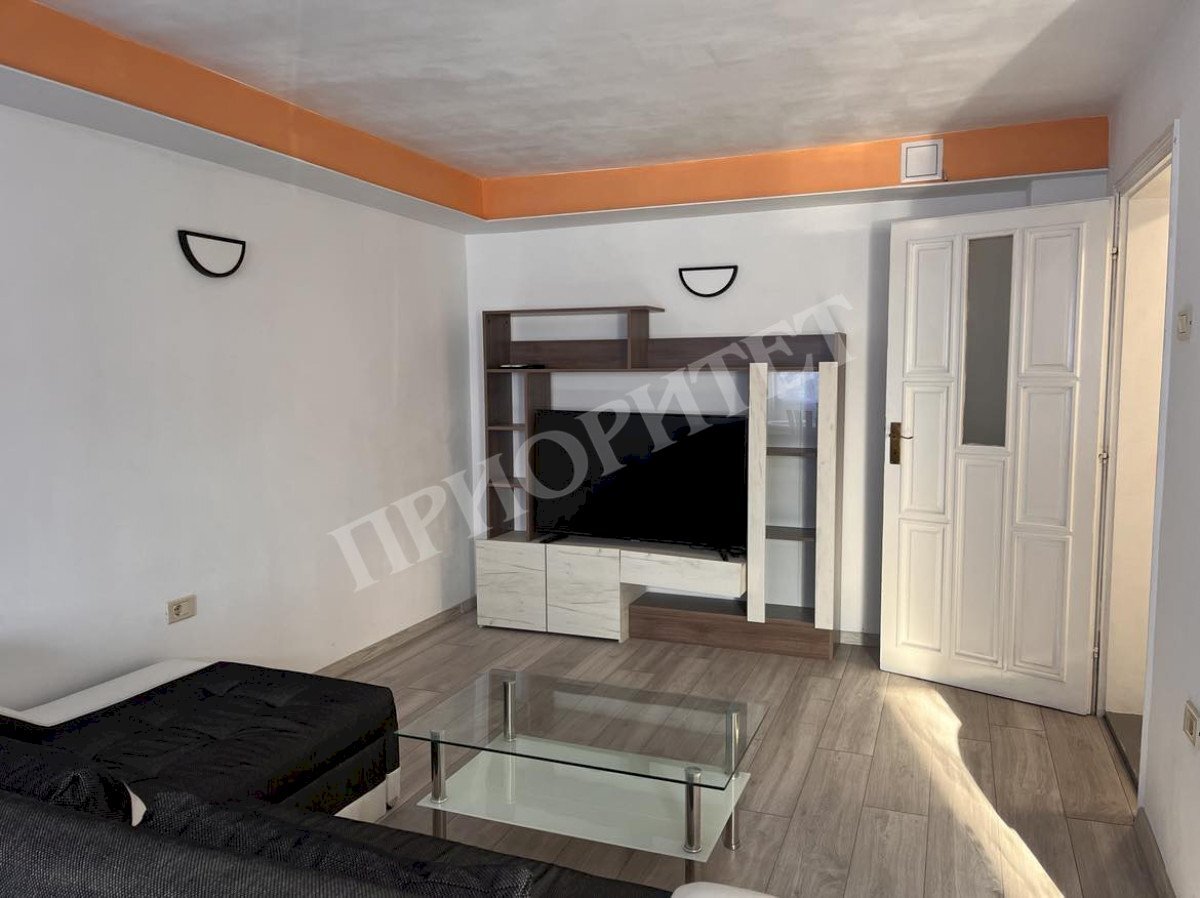 Apartment Varna (neighborhood Окръжна болница) - photo 1