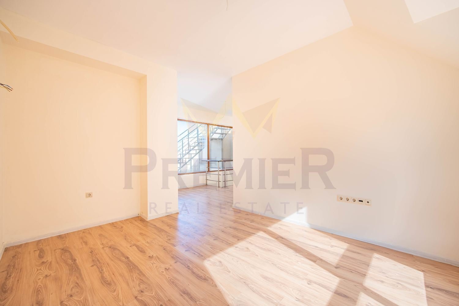 Three-room apartment Varna (neighborhood Аспарухово) - photo 1