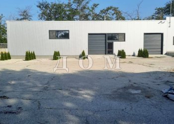 Commercial Premises Shumen (neighborhood Промишлена зона) - photo 1