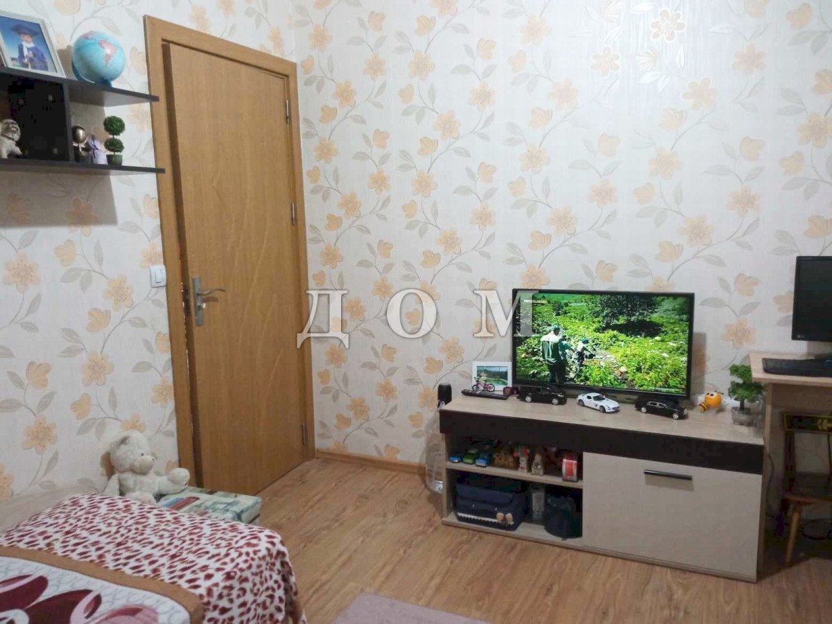 Three-room apartment Shumen (neighborhood Еверест) - photo 1