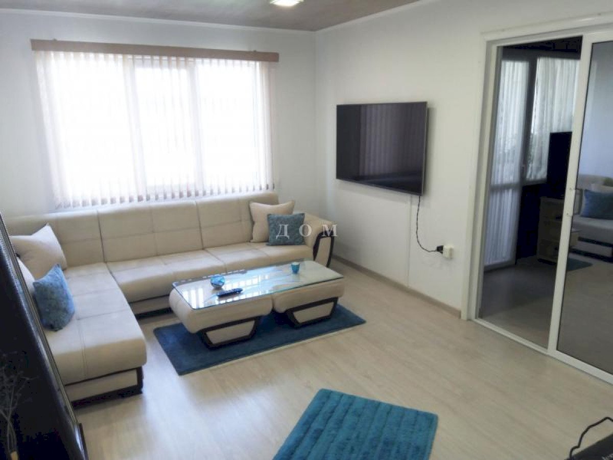 Four-room apartment Shumen (neighborhood 5-ти полк) - photo 1