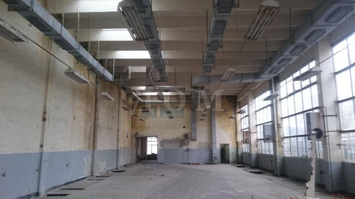 Locale Commerciale Shumen (zona Промишлена зона) - foto 1