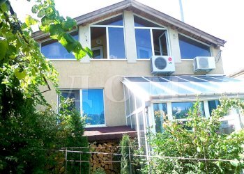 Independent house Shumen (neighborhood Военно училище) - photo 1