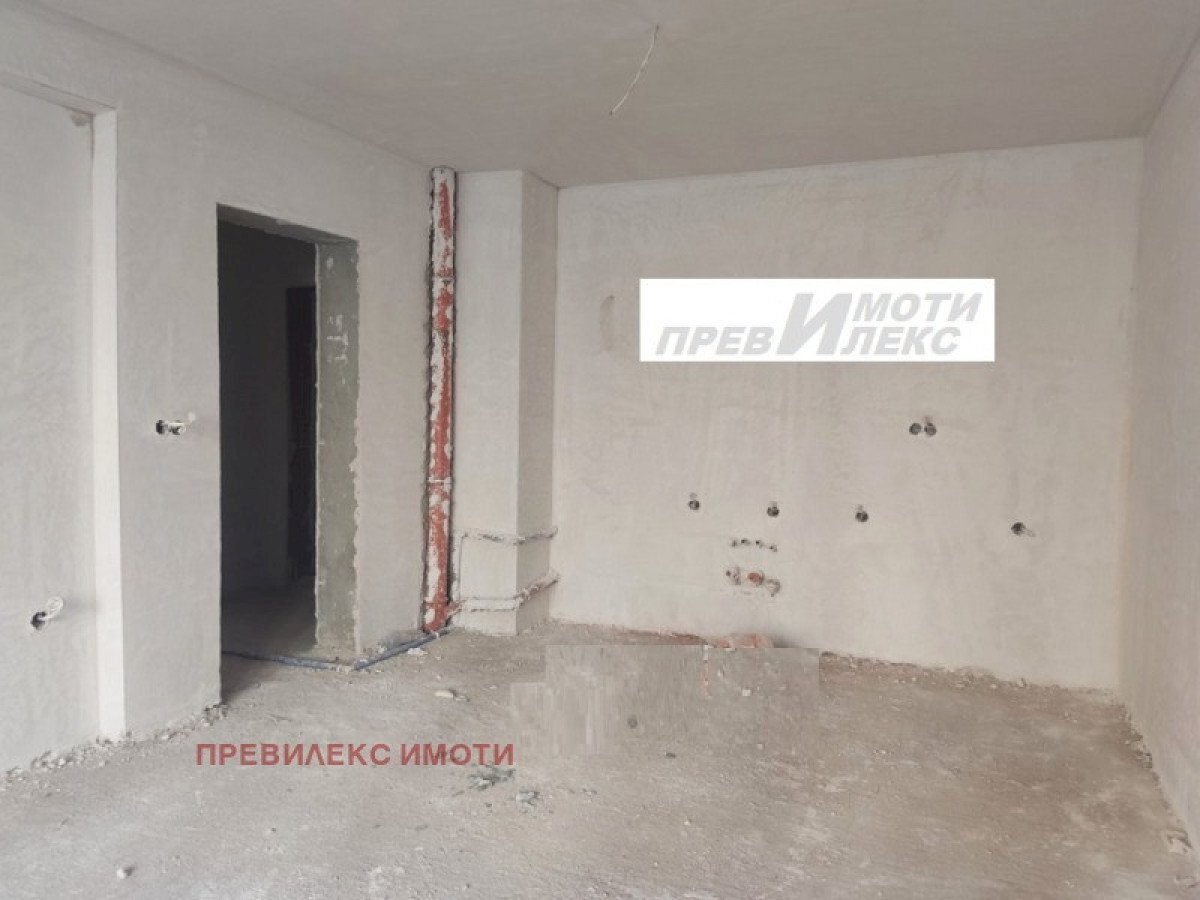 Three-room apartment Plovdiv (neighborhood Въстанически) - photo 1