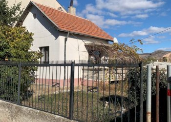 Casa indipendente Burgas (zona Банево) - foto 1