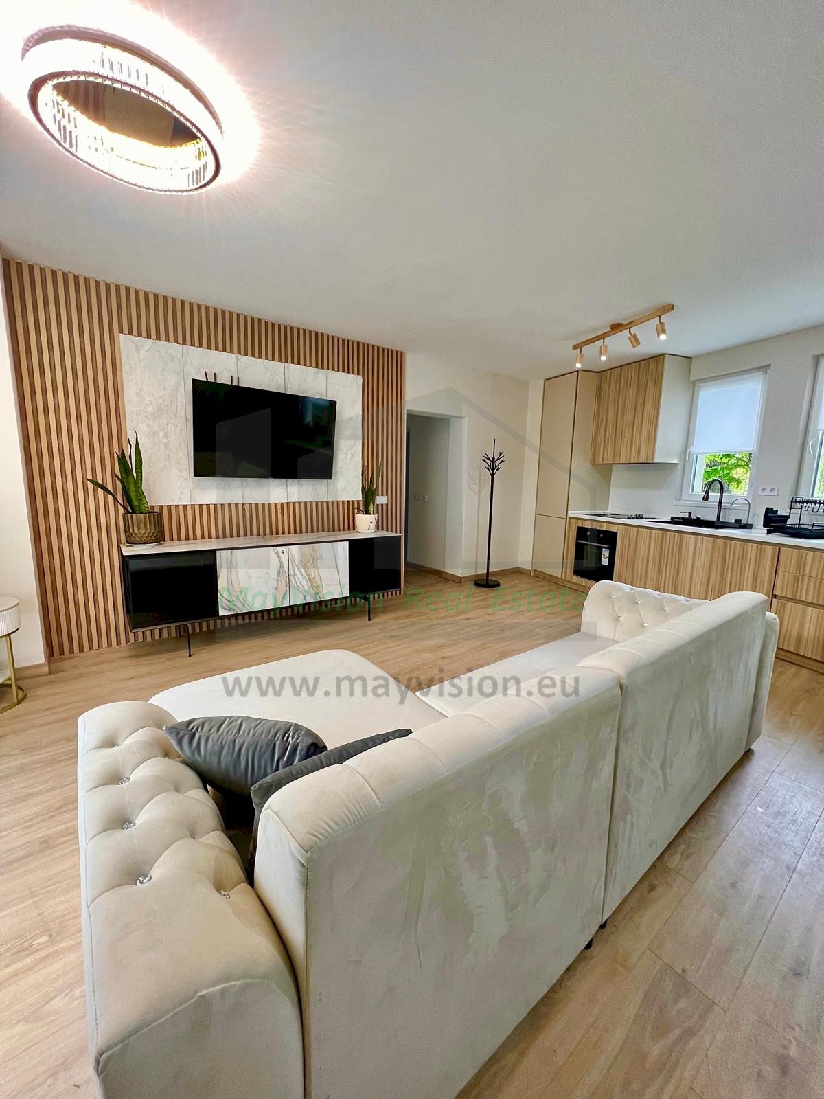 Three-room apartment Sofia (neighborhood Витоша) - photo 1