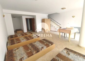 Three-room apartment Kavarna - photo 1