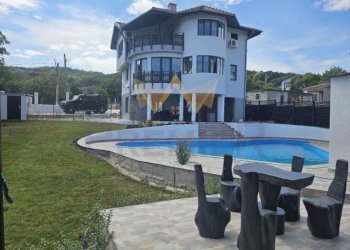 Independent house Balchik - photo 1