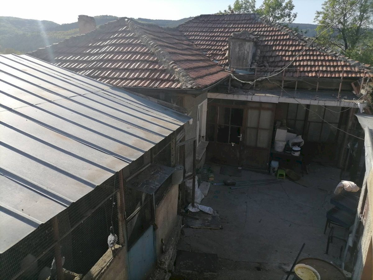 Independent house Shumen (neighborhood Пожарната) - photo 1