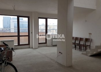Four-room apartment Sofia - photo 1
