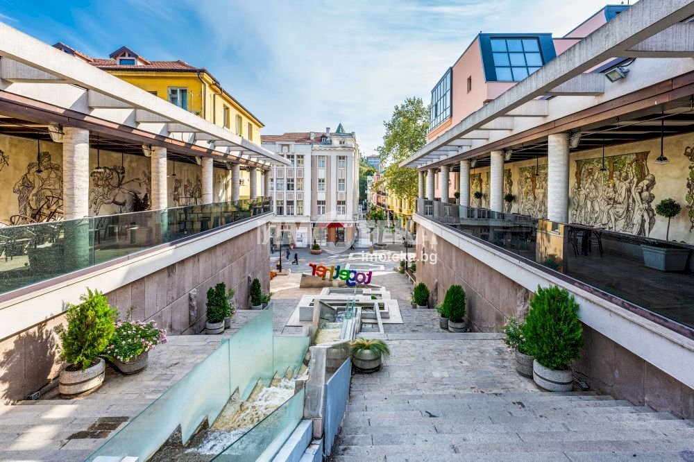 Търговски обекти Plovdiv city, Пловдив - фото 1