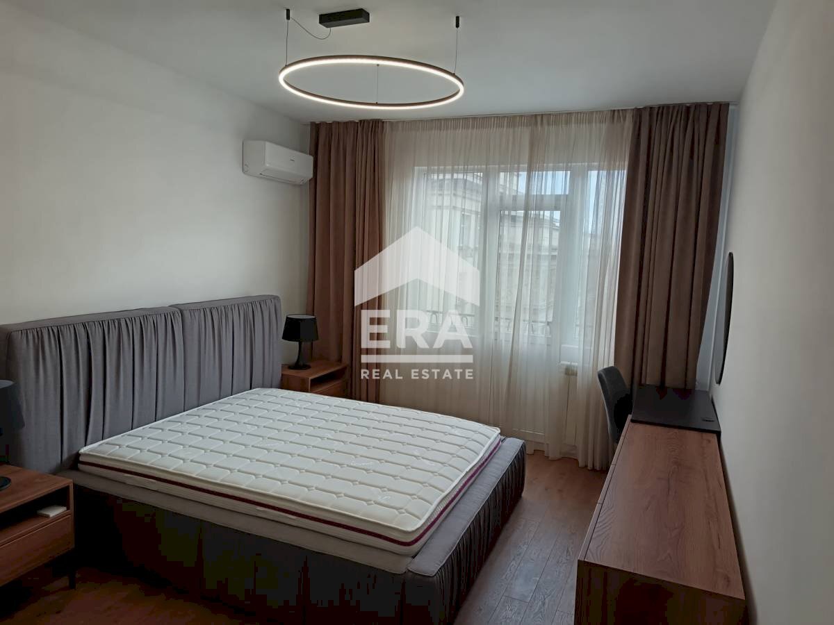 Three-room apartment Център, Sofia - photo 1