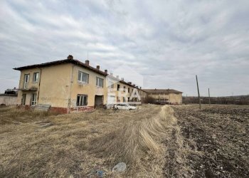 Търговски обекти Сталево, Хасково - фото 1