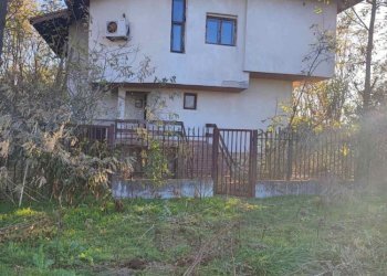 Самостоятелна къща с. Загорци, Нова Загора - фото 2