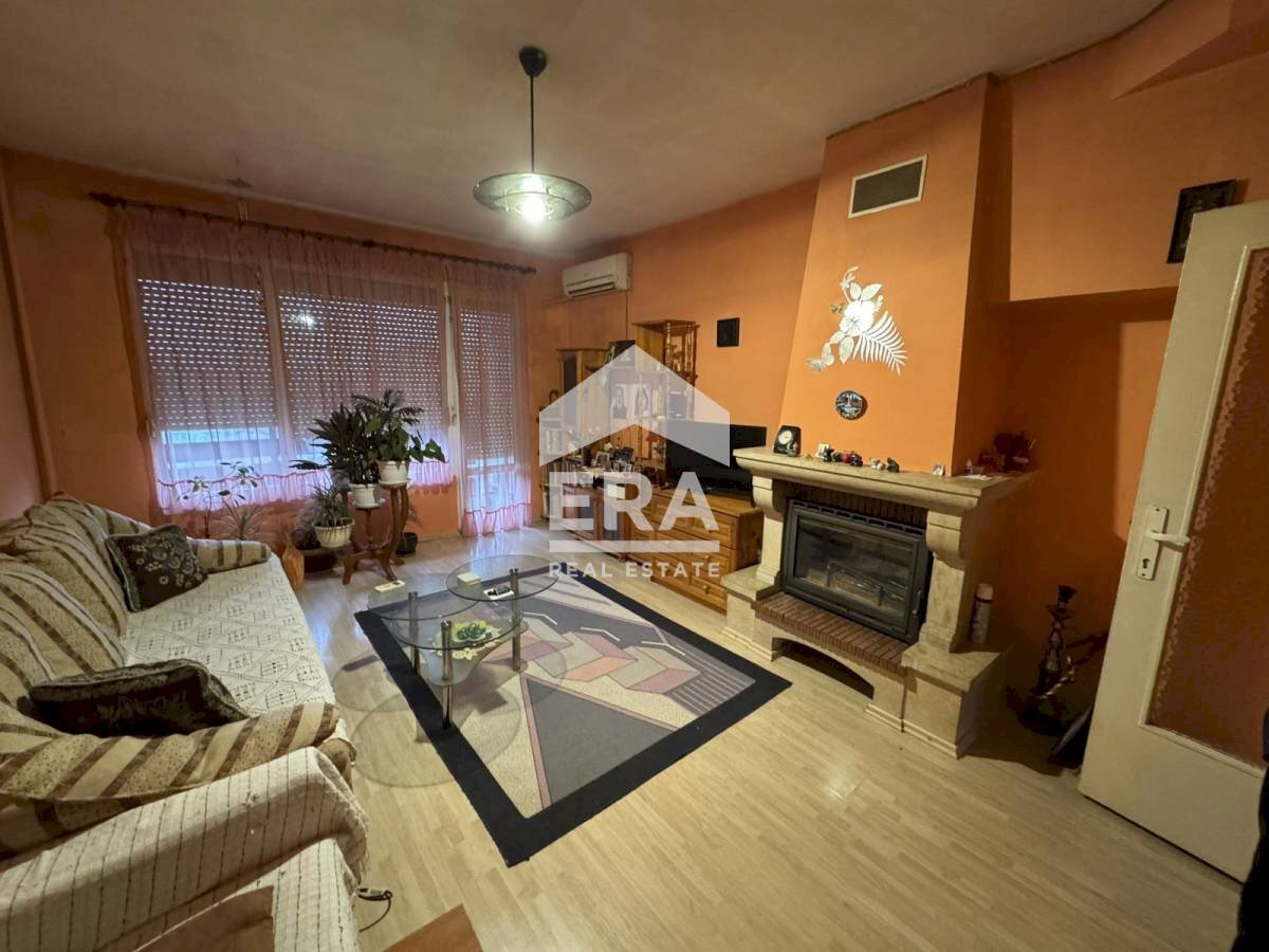 Three-room apartment Silistra (neighborhood Център) - photo 1