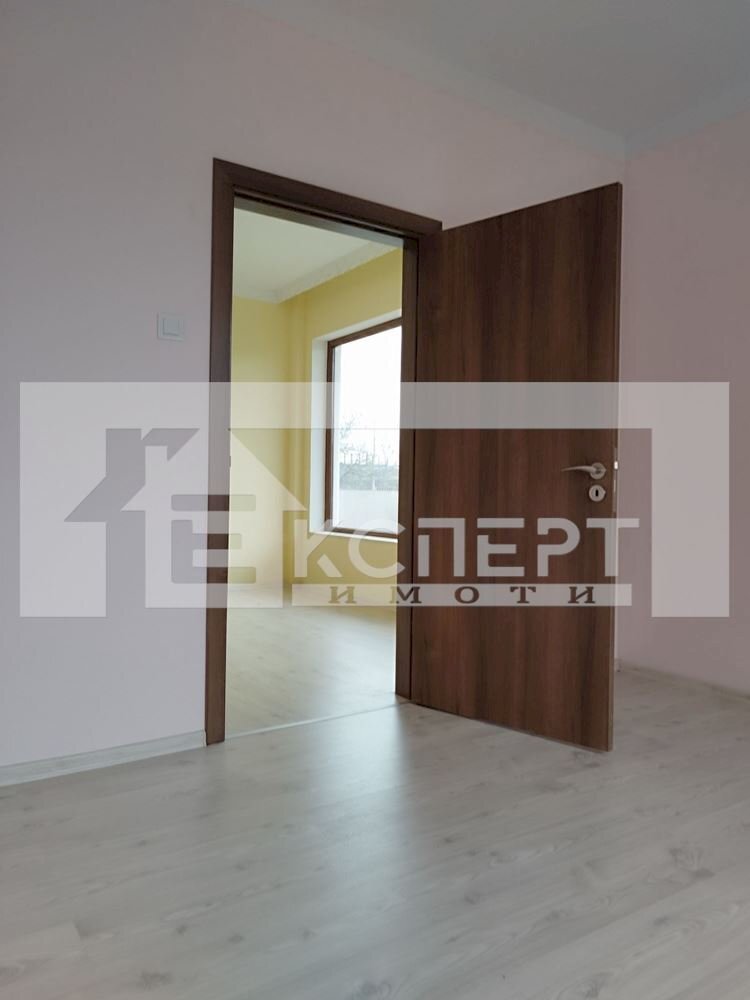 Three-room apartment Plovdiv (neighborhood Тракия) - photo 1