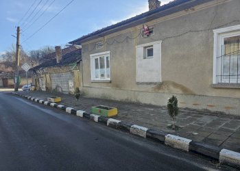 Самостоятелна къща с. Веселиново, Смядово - фото 1