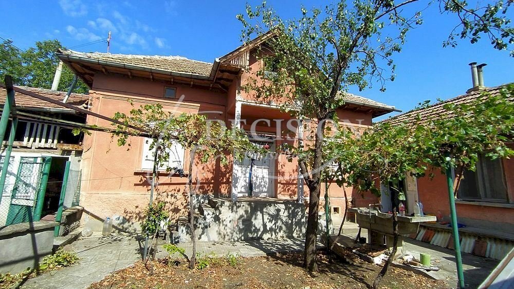 Independent house Suhindol - photo 1