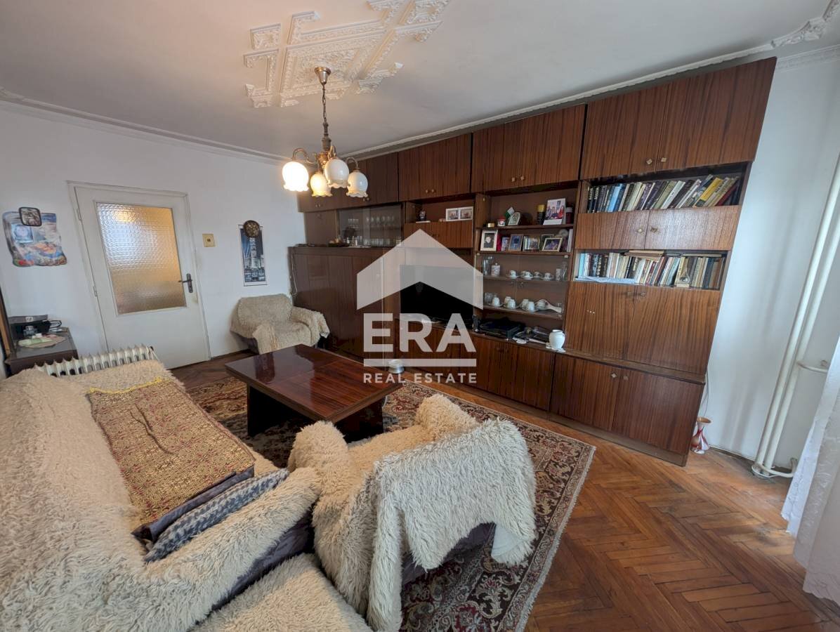 Three-room apartment Shumen (neighborhood Тракия) - photo 1