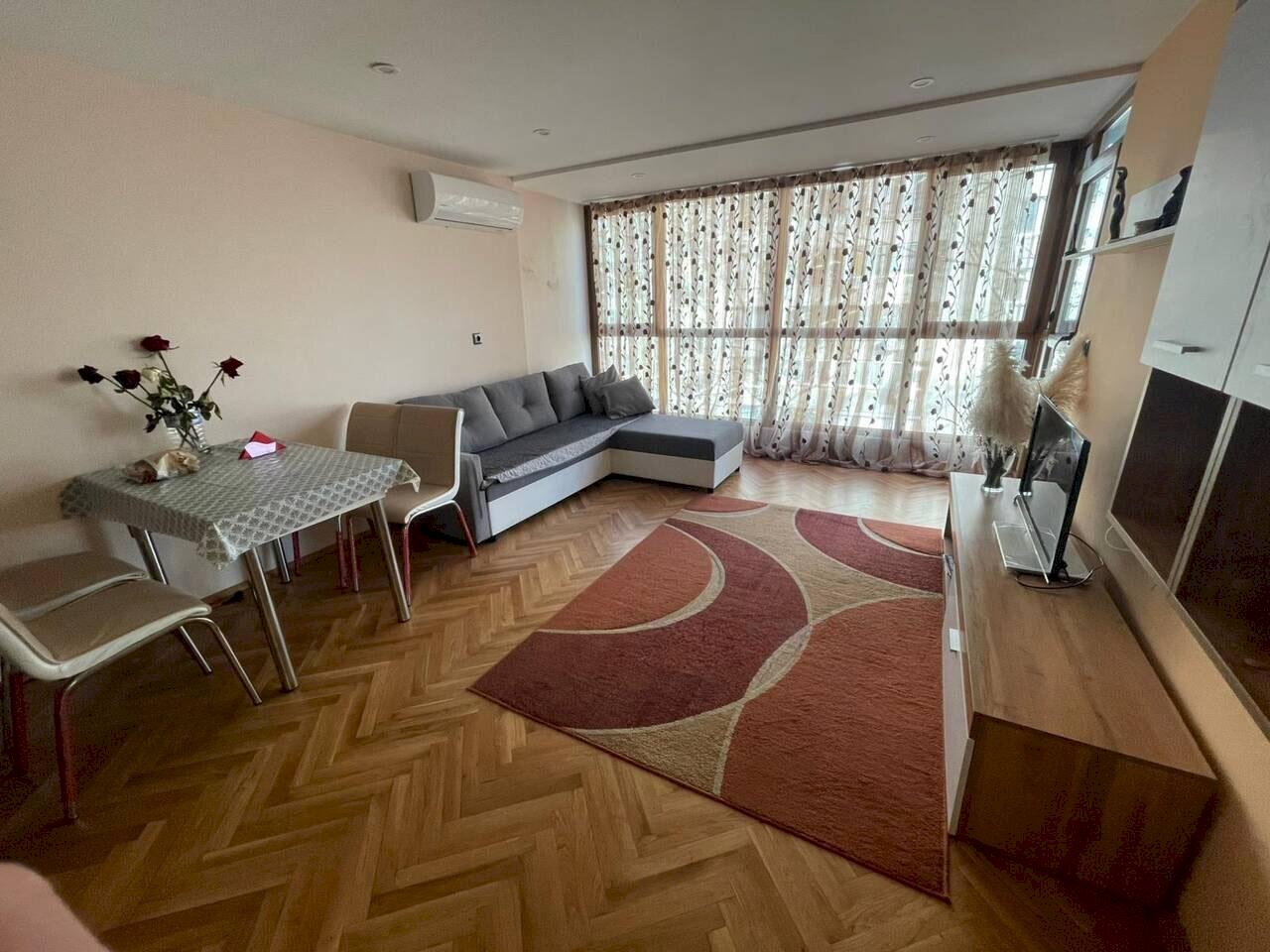 One-room apartment Burgas (neighborhood Център) - photo 1