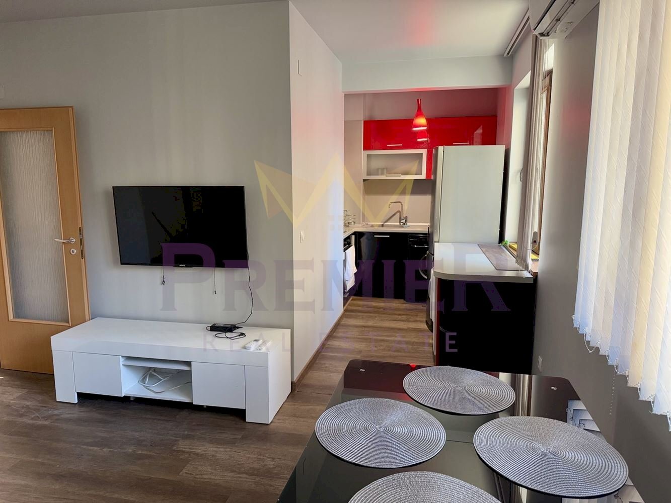 Three-room apartment Varna (neighborhood Бриз) - photo 1