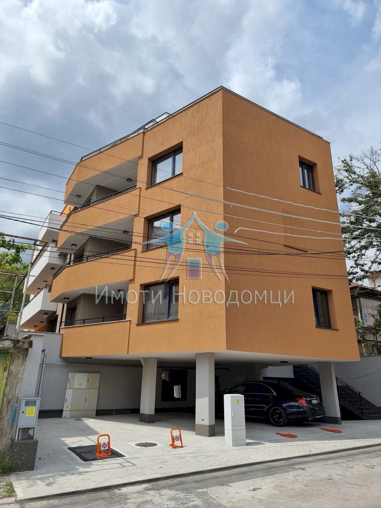 Apartment Shumen (neighborhood 2-ри корпус) - photo 1