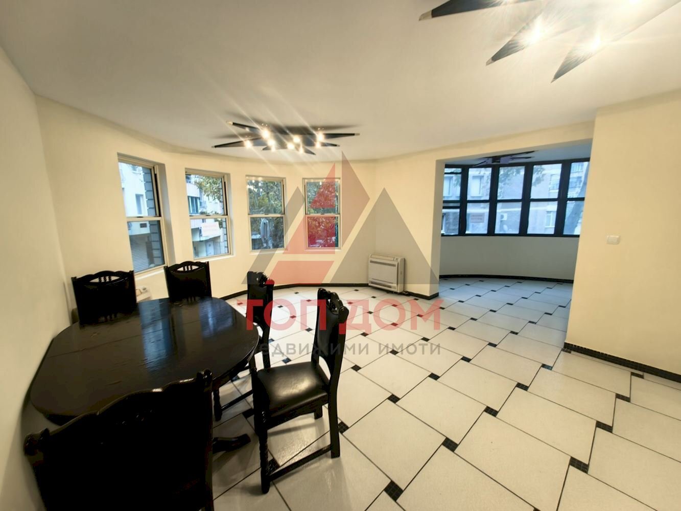Four-room apartment Varna (neighborhood Спортна зала) - photo 1
