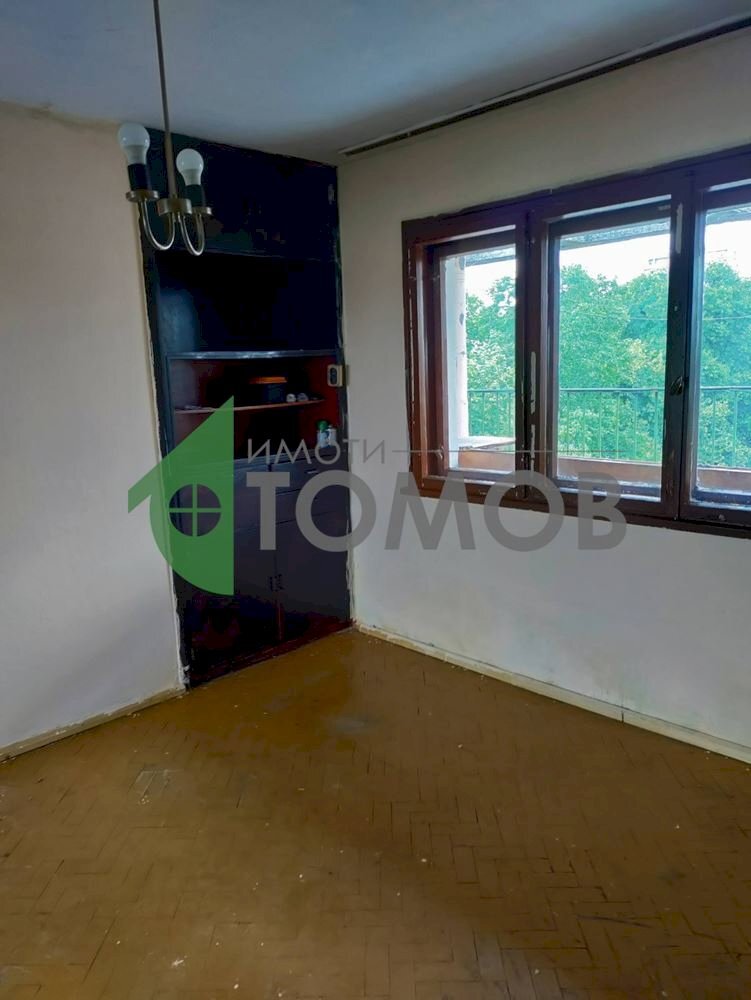 Four-room apartment Shumen (neighborhood Добруджански) - photo 1