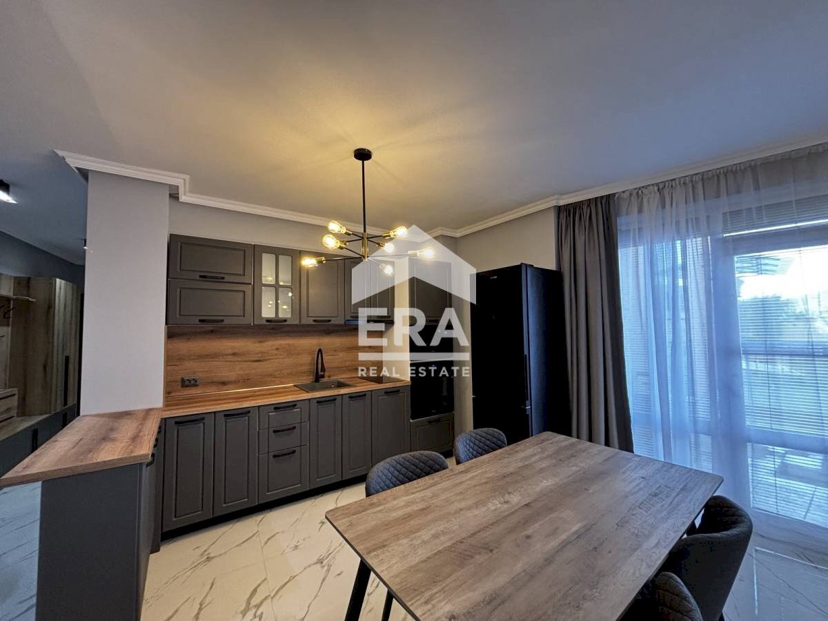 Three-room apartment Varna (neighborhood м-т Салтанат) - photo 1