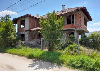 Casa indipendente Plovdiv (zona Коматево) - foto 1