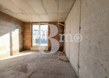 Trilocale Sofia (zona Люлин 5) - foto 1